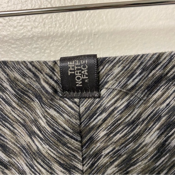 The North Face Cypress Gray‎ Athletic Midi Skirt Size Medium - Picture 4 of 5